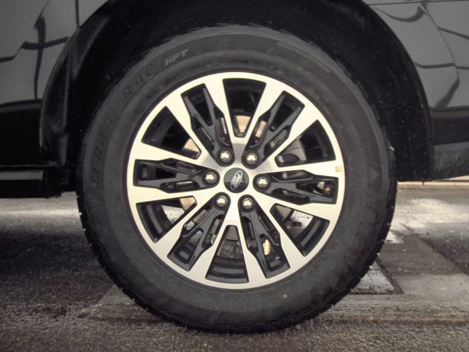 Certified 2025 Ford Expedition Max Platinum image 11