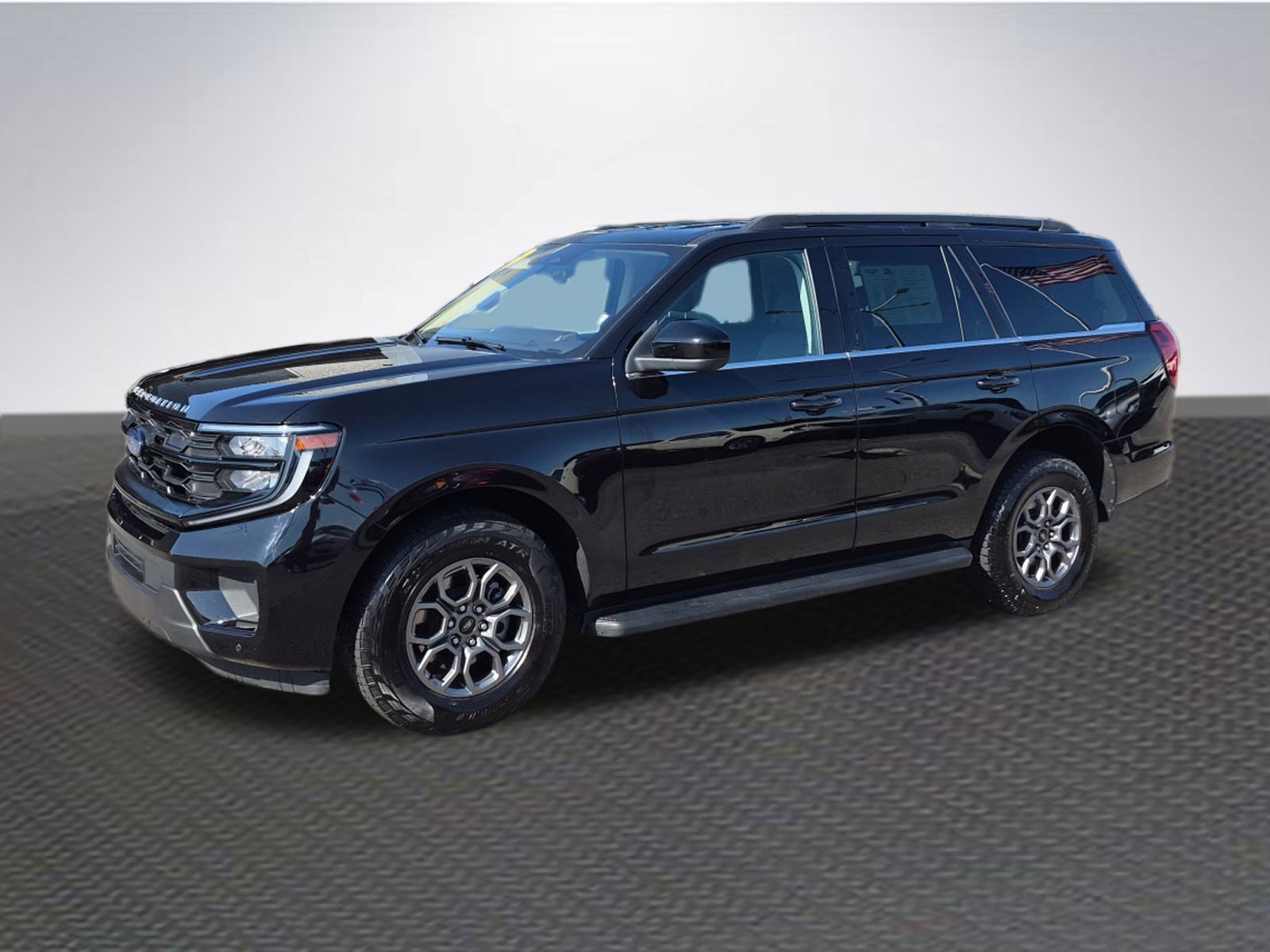 Certified 2025 Ford Expedition Active image 4