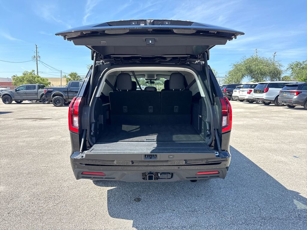 Certified 2025 Ford Expedition Max Active RWD image 30