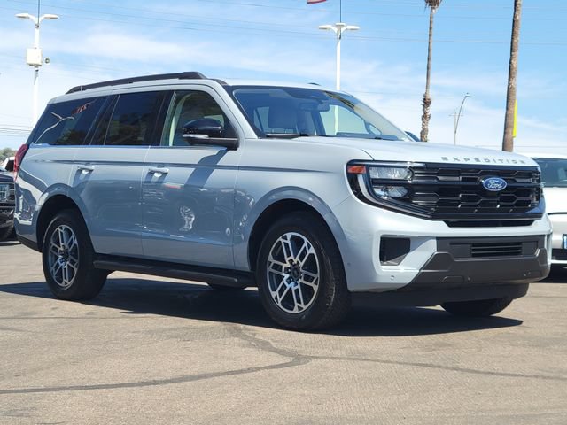 Certified 2025 Ford Expedition Active AWD/4WD image 32