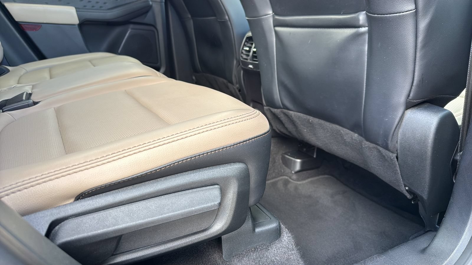 Certified 2020 Ford Escape SEL FWD image 25