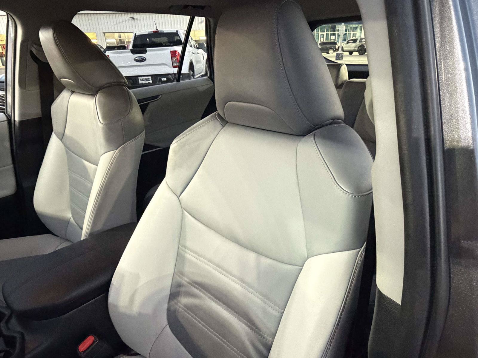 Used 2019 Toyota RAV4 XLE Premium w/ Cold Weather Package AWD/4WD image 23