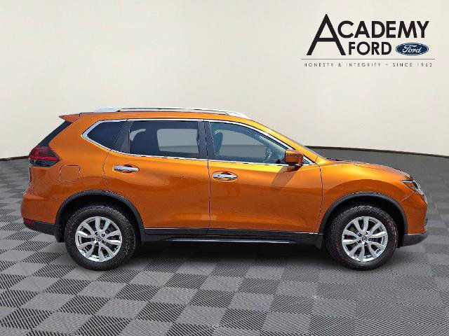 Used 2018 Nissan Rogue SV AWD/4WD image 7