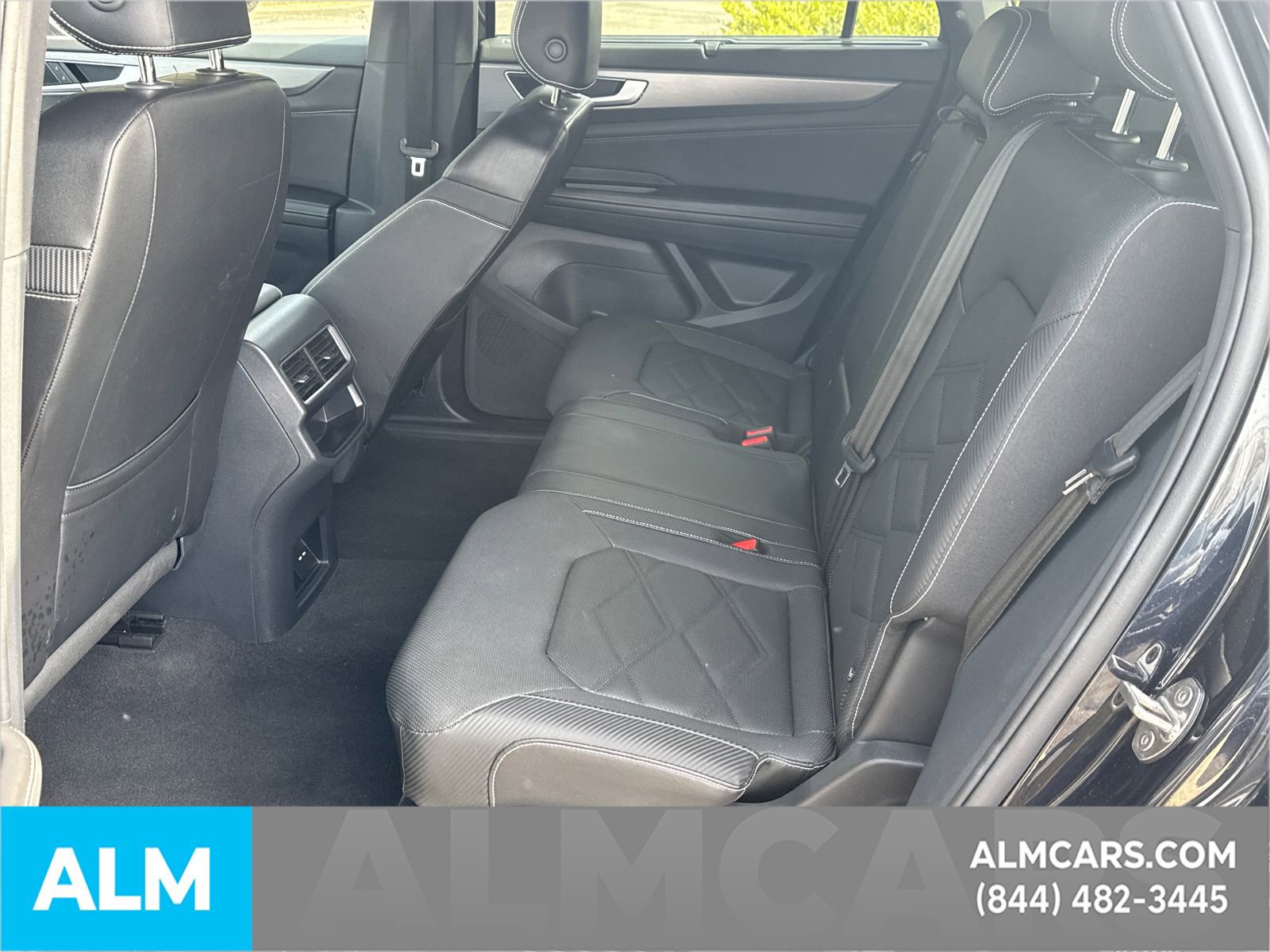 Used 2025 Volkswagen Atlas Cross Sport SE image 26