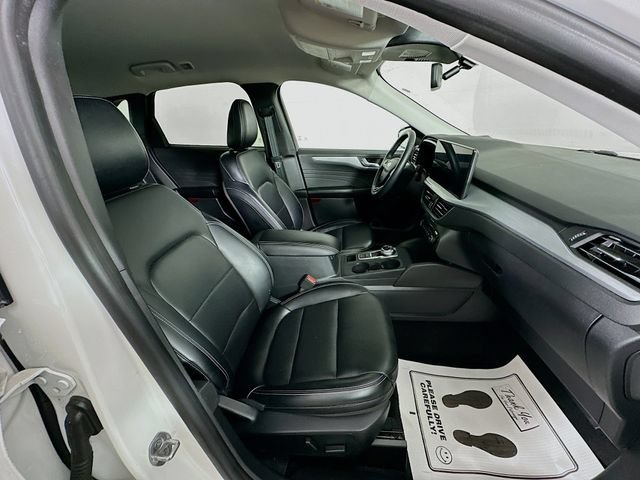 Certified 2024 Ford Escape Platinum AWD/4WD image 33