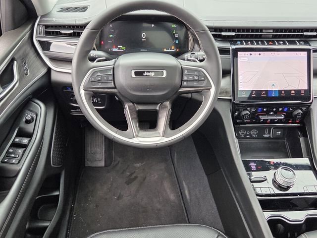 Used 2022 Jeep Grand Cherokee Limited 4xe w/ Luxury Tech Group II AWD/4WD image 11
