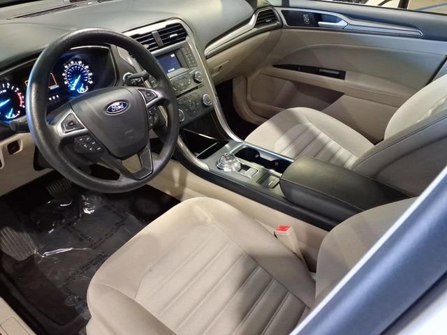 Certified 2017 Ford Fusion SE FWD image 13