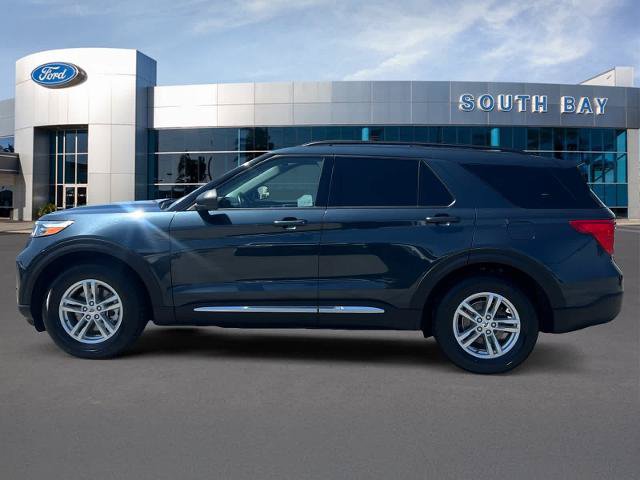 Certified 2023 Ford Explorer XLT w/ Equipment Group 202A RWD image 2
