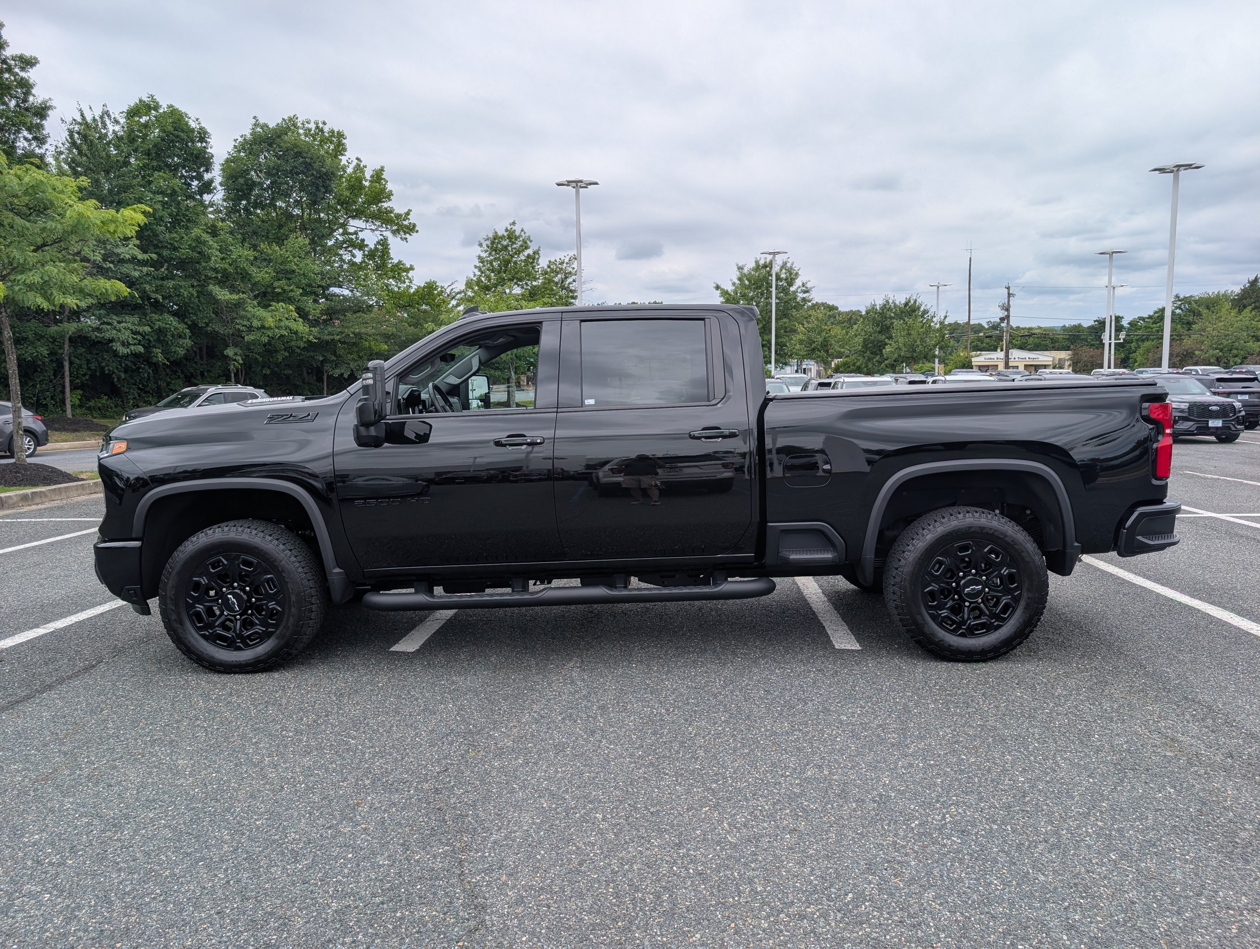 Used 2024 Chevrolet Silverado 2500 LTZ w/ LTZ Plus Package AWD/4WD image 6