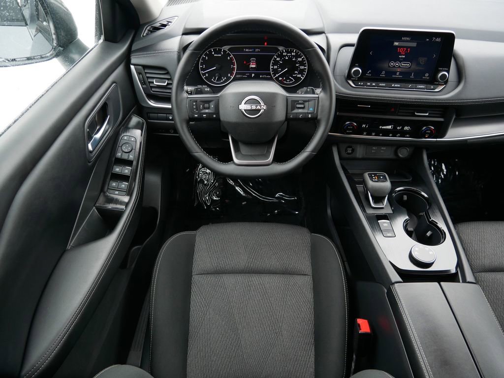 Used 2025 Nissan Rogue SV AWD/4WD image 12