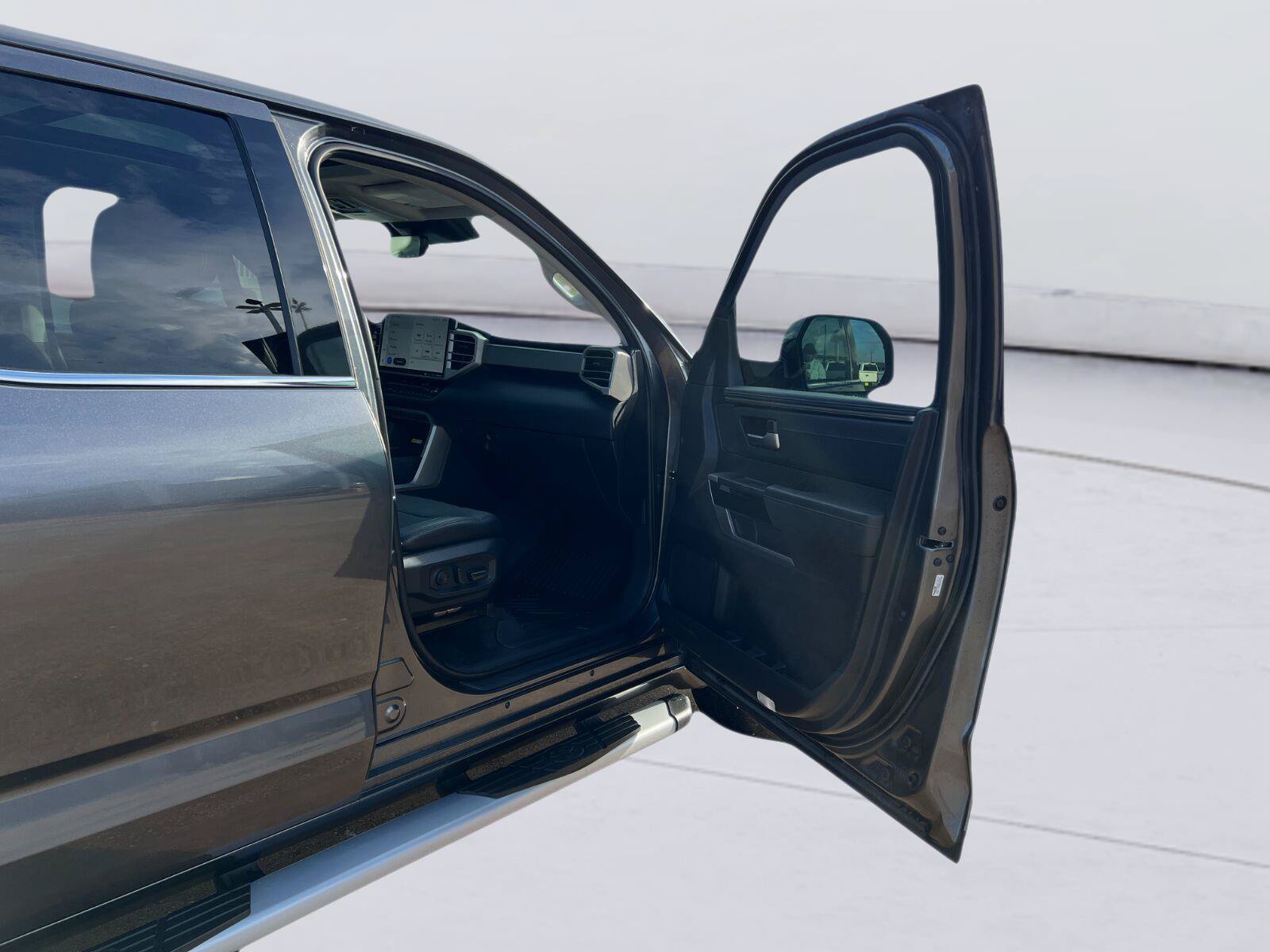 Used 2023 Toyota Tundra Limited w/ Power Package RWD image 29
