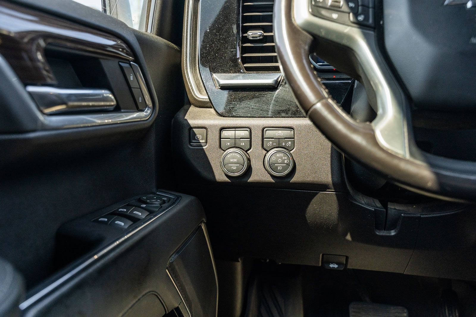 Used 2022 Chevrolet Silverado 1500 RST AWD/4WD image 25