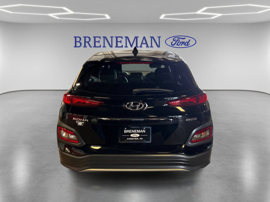 Used 2021 Hyundai Kona Limited w/ Cargo Package FWD image 7