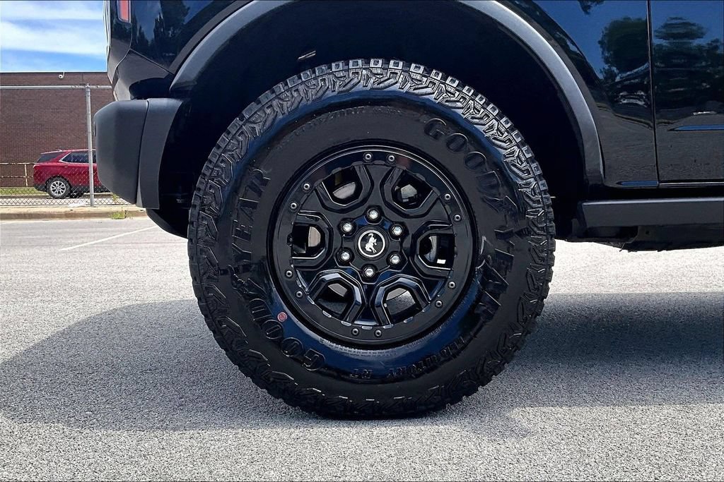 Certified 2025 Ford Bronco Badlands w/ Sasquatch Package AWD/4WD image 9