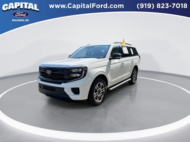 Certified 2025 Ford Expedition Active AWD/4WD image 4
