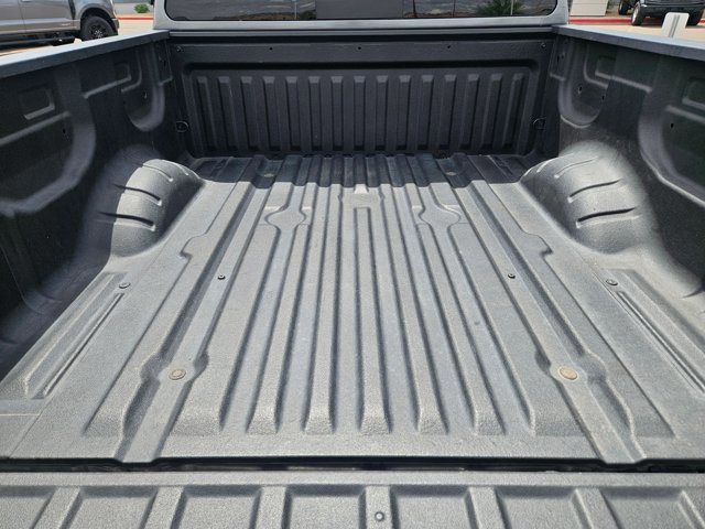 Used 2021 Nissan Titan SV w/ SV Convenience Package image 9