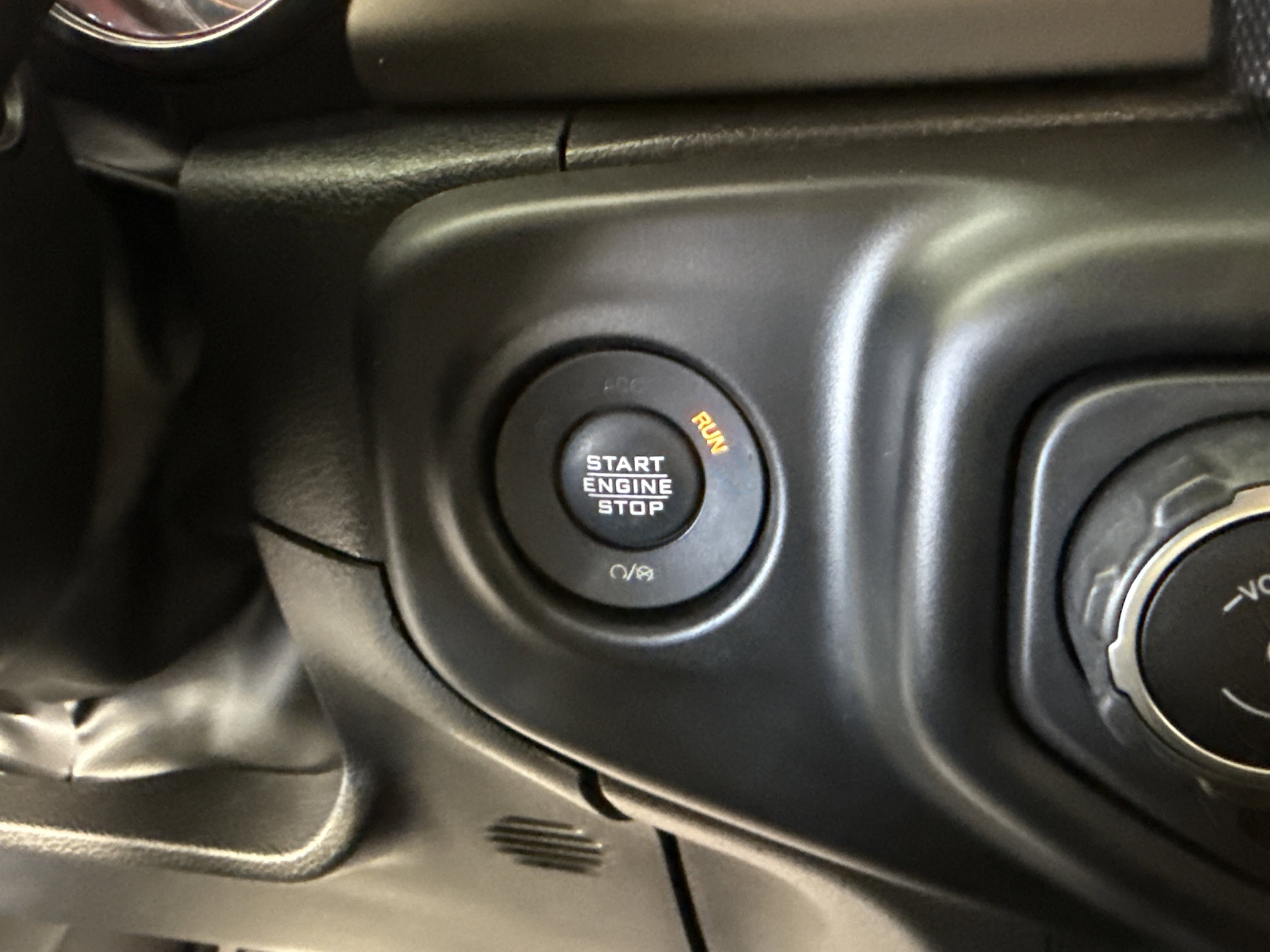 Used 2022 Jeep Gladiator Sport image 27