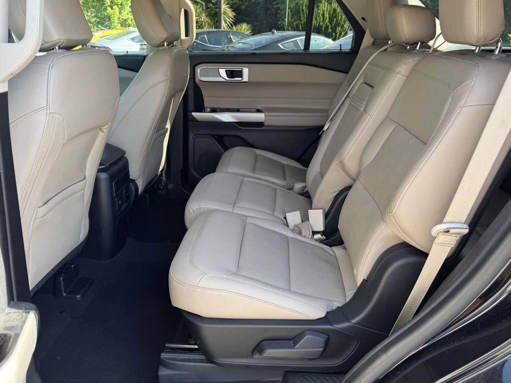 Certified 2022 Ford Explorer Limited AWD/4WD image 17