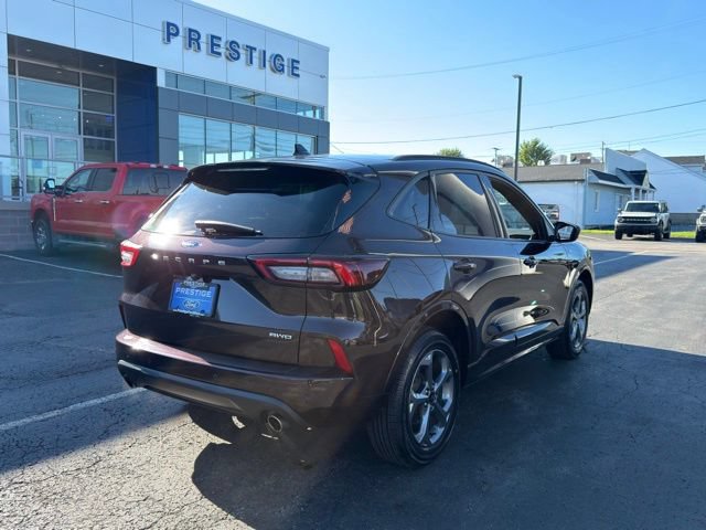 Certified 2023 Ford Escape ST-Line w/ Tech Pack #1 AWD/4WD image 7
