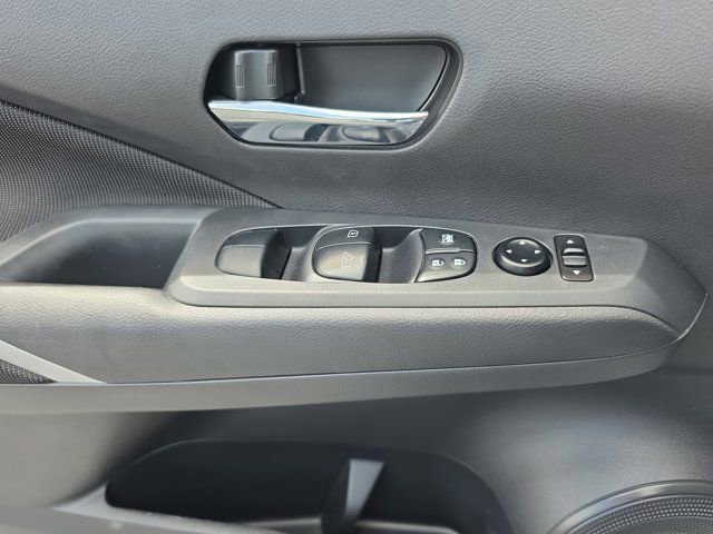 Used 2023 Nissan Kicks SV image 18