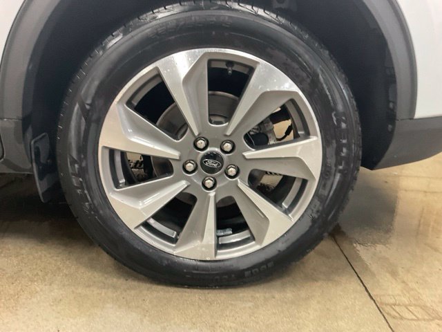 Certified 2025 Ford Escape Platinum AWD/4WD image 18