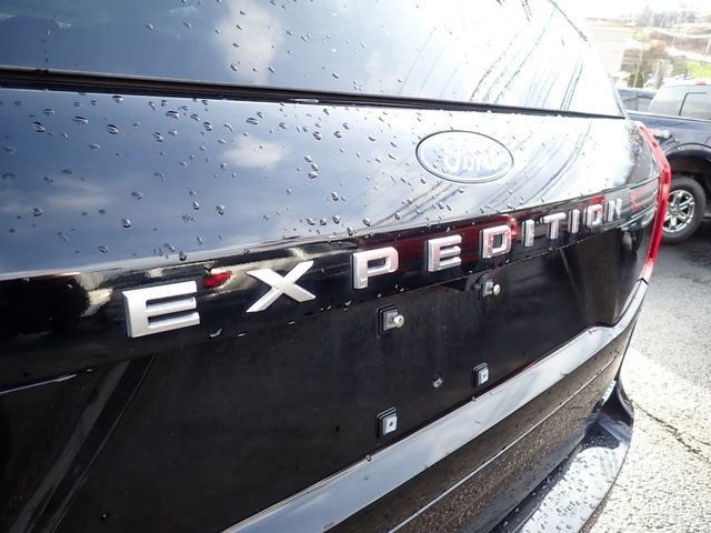 Certified 2025 Ford Expedition Max Platinum image 9