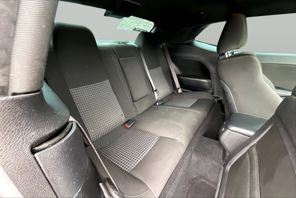 Used 2022 Dodge Challenger R/T RWD image 27