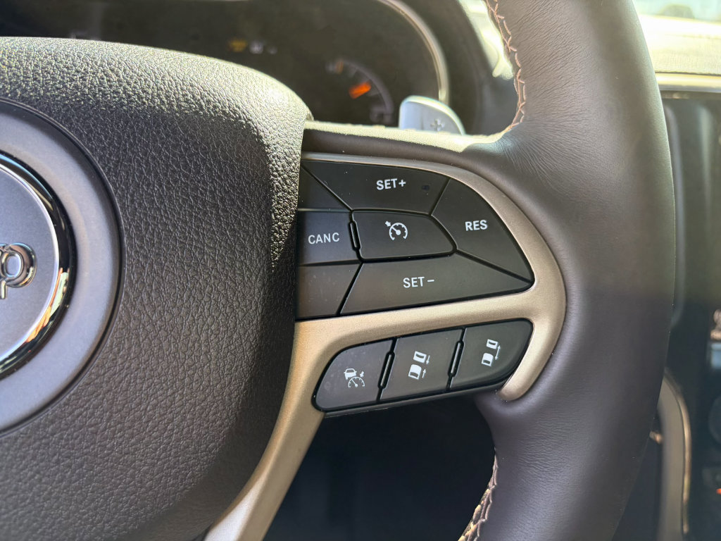 Used 2017 Jeep Grand Cherokee Summit AWD/4WD image 26
