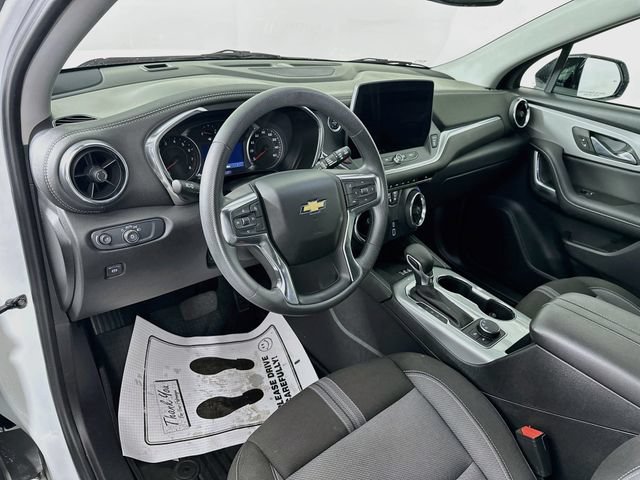 Used 2025 Chevrolet Blazer LT w/ Convenience Package FWD image 15