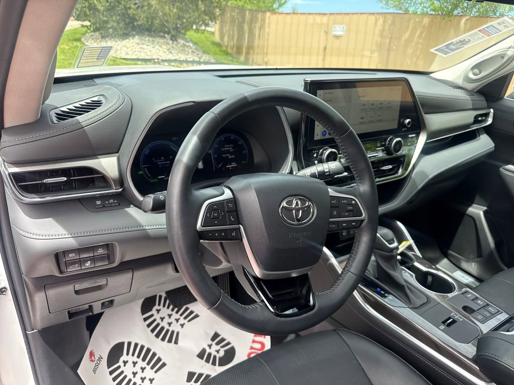 Used 2023 Toyota Highlander Limited AWD/4WD image 13