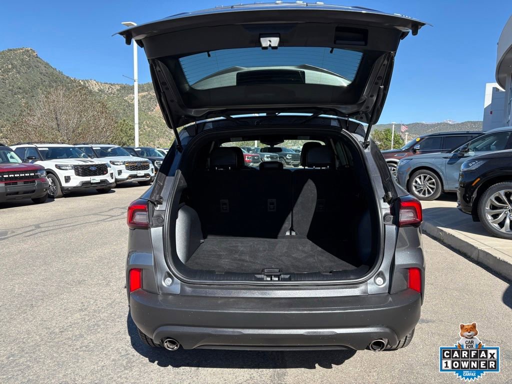 Certified 2025 Ford Escape ST-Line AWD/4WD image 8