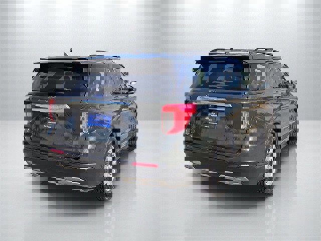 Certified 2022 Ford Explorer XLT w/ Equipment Group 202A image 5