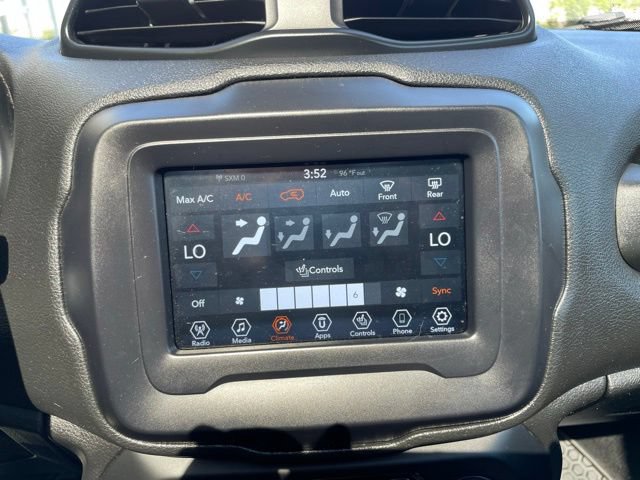 Used 2018 Jeep Renegade Altitude AWD/4WD image 18