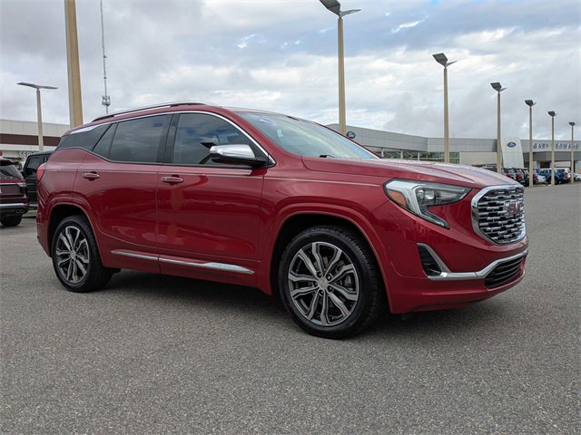 Used 2020 GMC Terrain Denali w/ Denali Premium Package image 2
