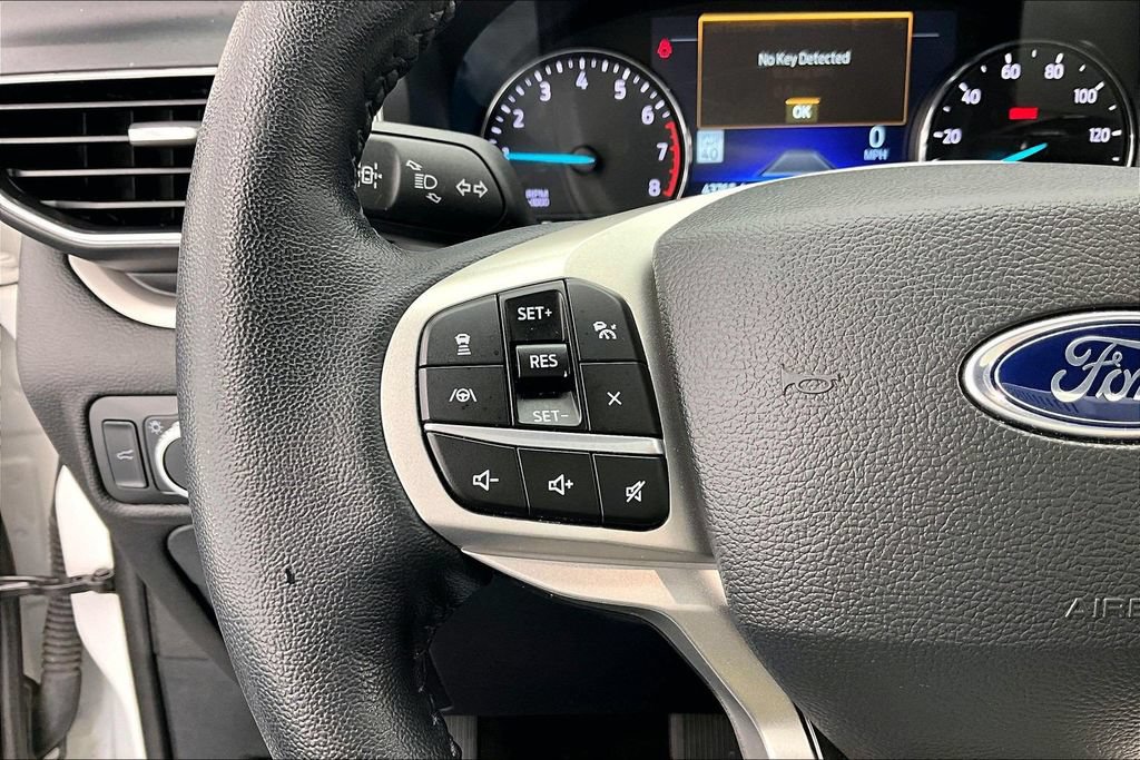 Certified 2022 Ford Explorer XLT w/ Equipment Group 202A AWD/4WD image 18