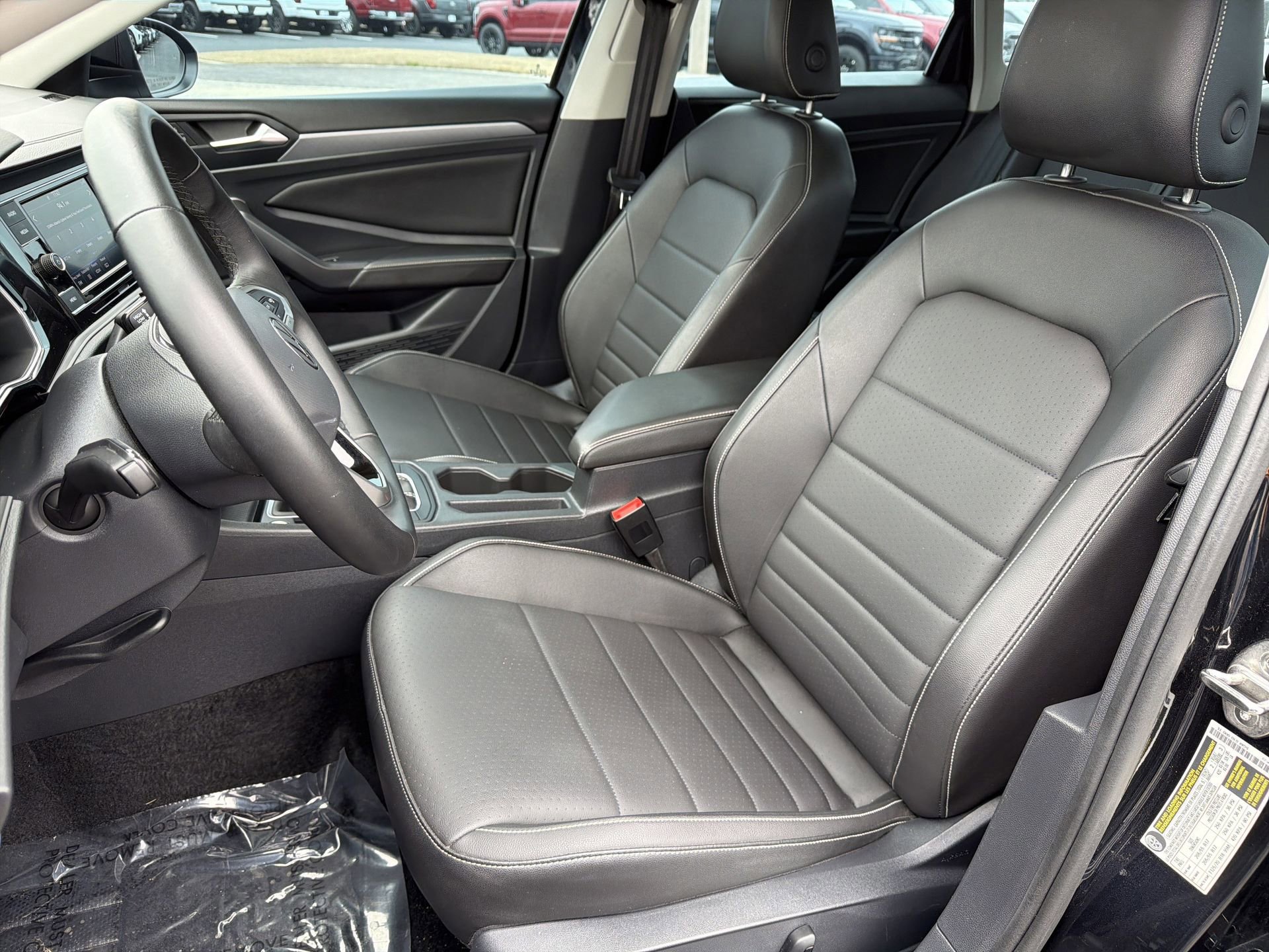Used 2024 Volkswagen Jetta SE w/ Panoramic Sunroof Package image 28