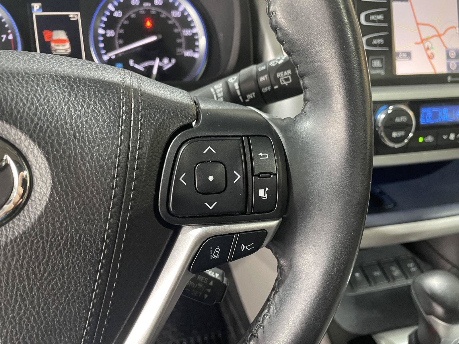 Used 2019 Toyota Highlander Limited AWD/4WD image 15