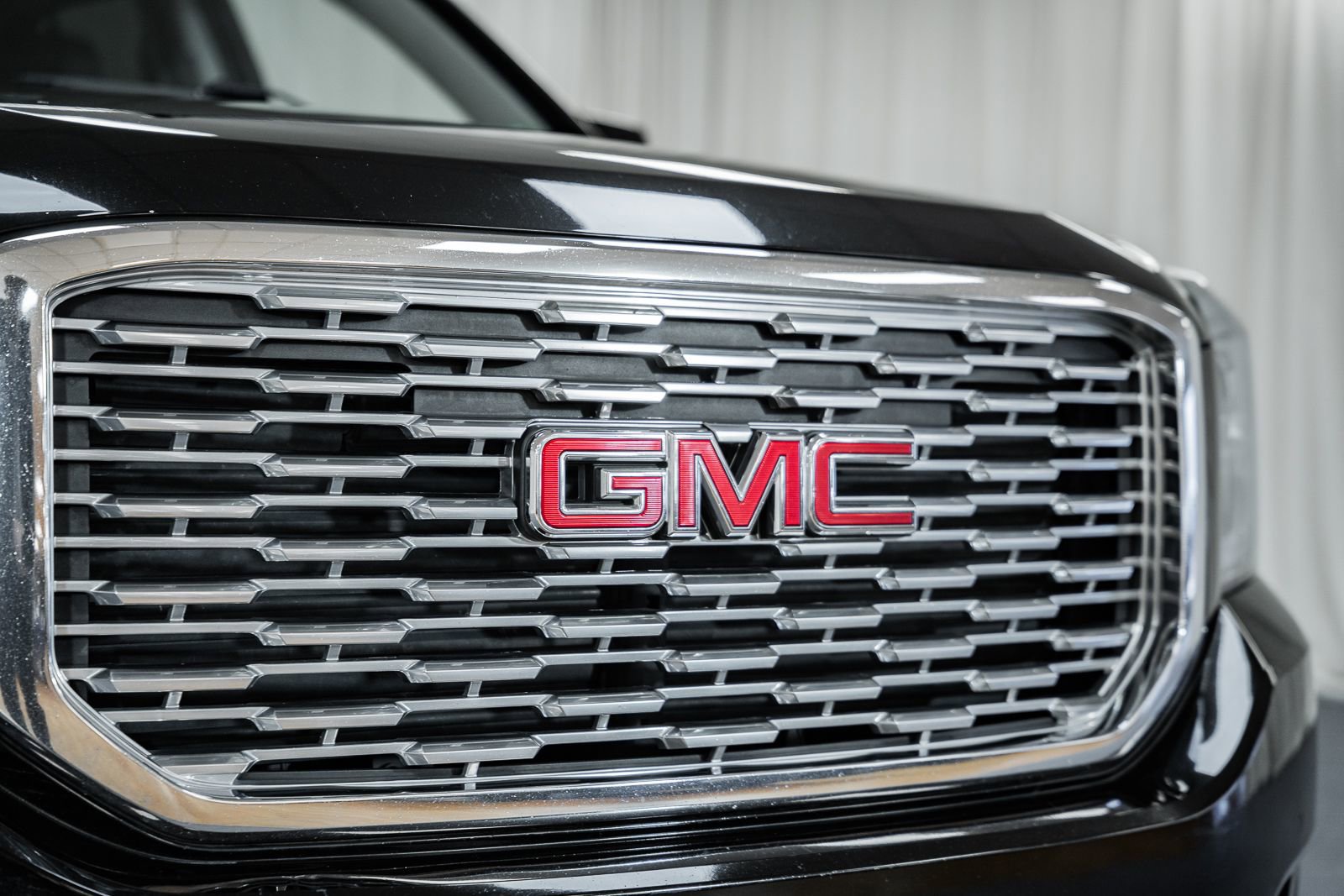Used 2018 GMC Yukon Denali image 14