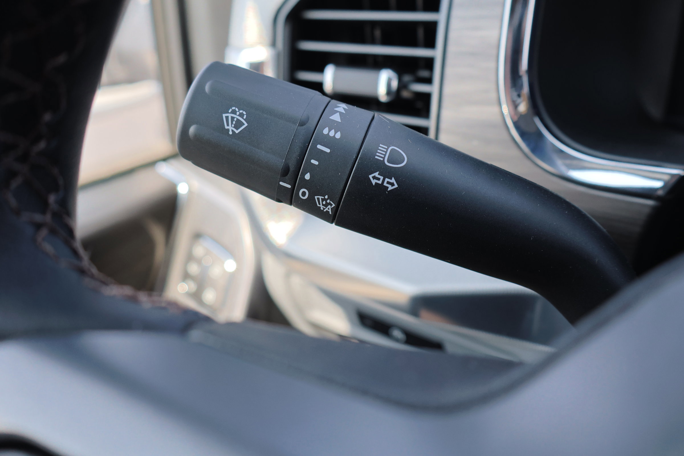 Certified 2025 Ford F150 Lariat w/ Equipment Group 501A Mid image 23