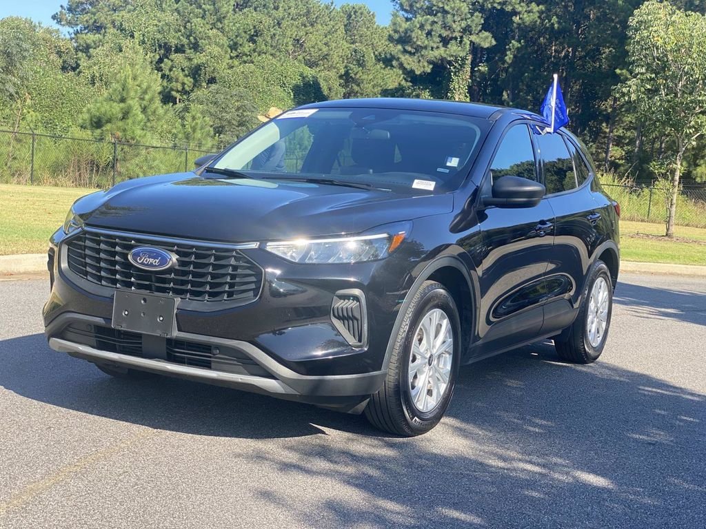 Certified 2025 Ford Escape Active FWD image 10