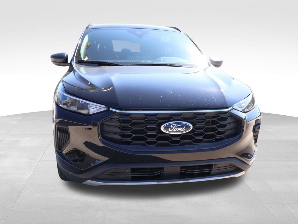 Certified 2026 Ford Escape ST-Line w/ Tech Pack #1 FWD image 7
