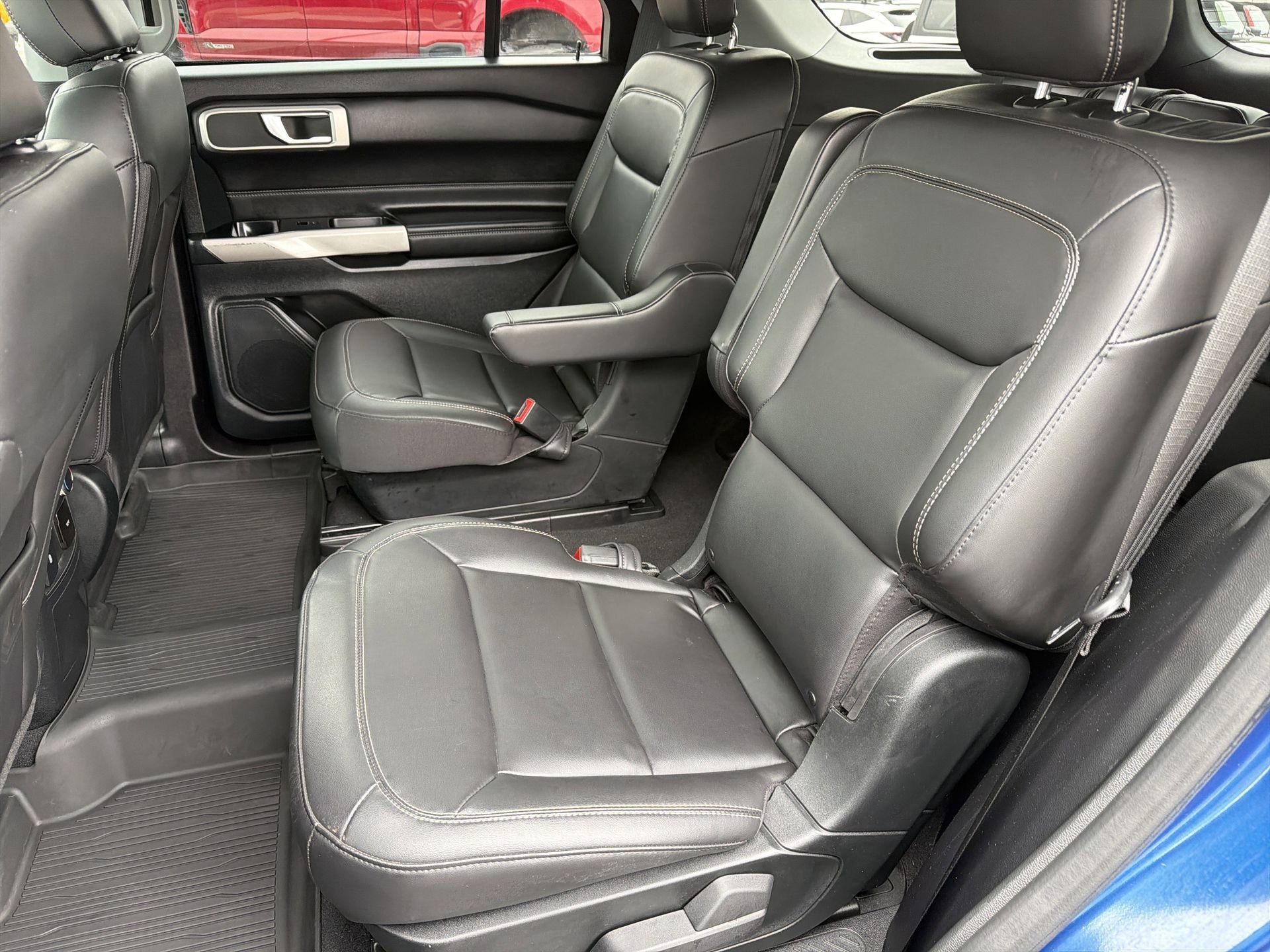 Certified 2022 Ford Explorer XLT w/ Equipment Group 202A image 30