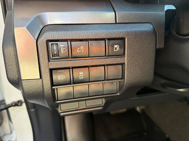 Used 2025 Toyota 4Runner SR5 AWD/4WD image 18