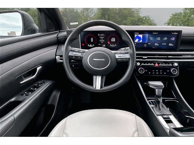 Used 2025 Hyundai Santa Cruz SEL FWD image 8