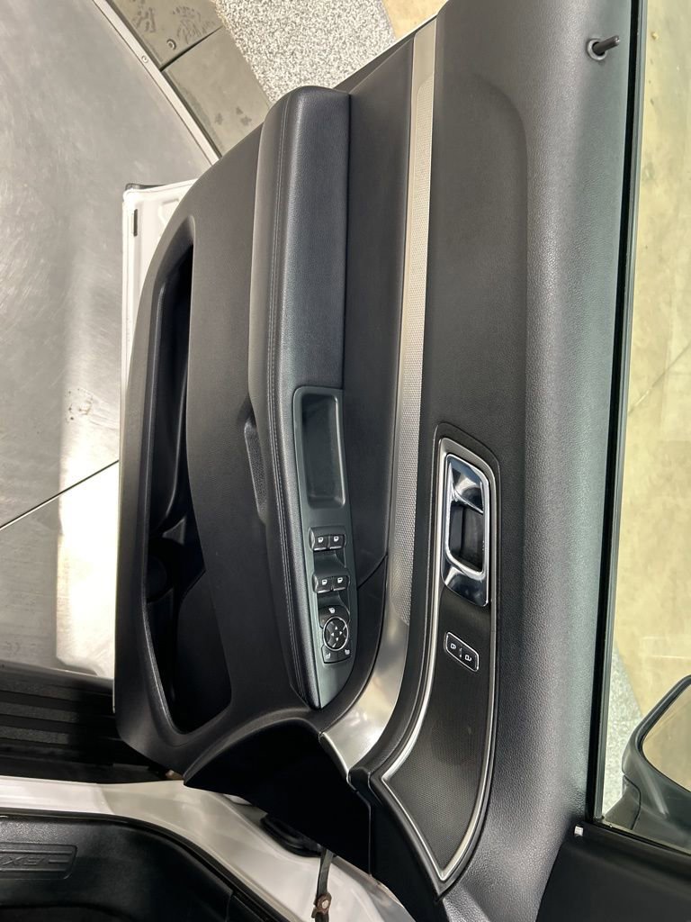 Certified 2018 Ford Explorer XLT w/ Equipment Group 202A image 13