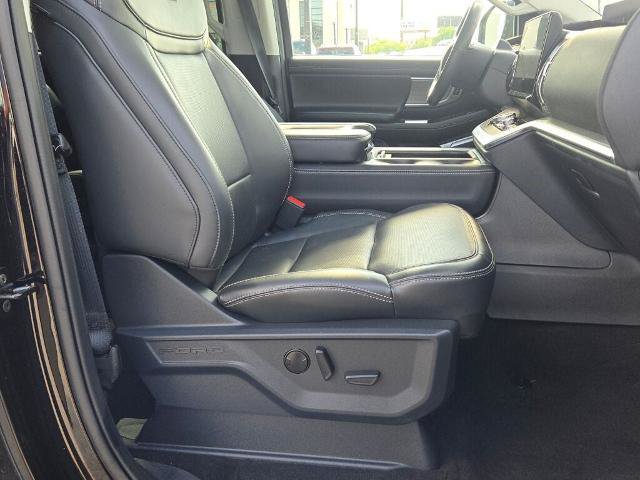Certified 2025 Ford Expedition Platinum w/ Driver's Package AWD/4WD image 6