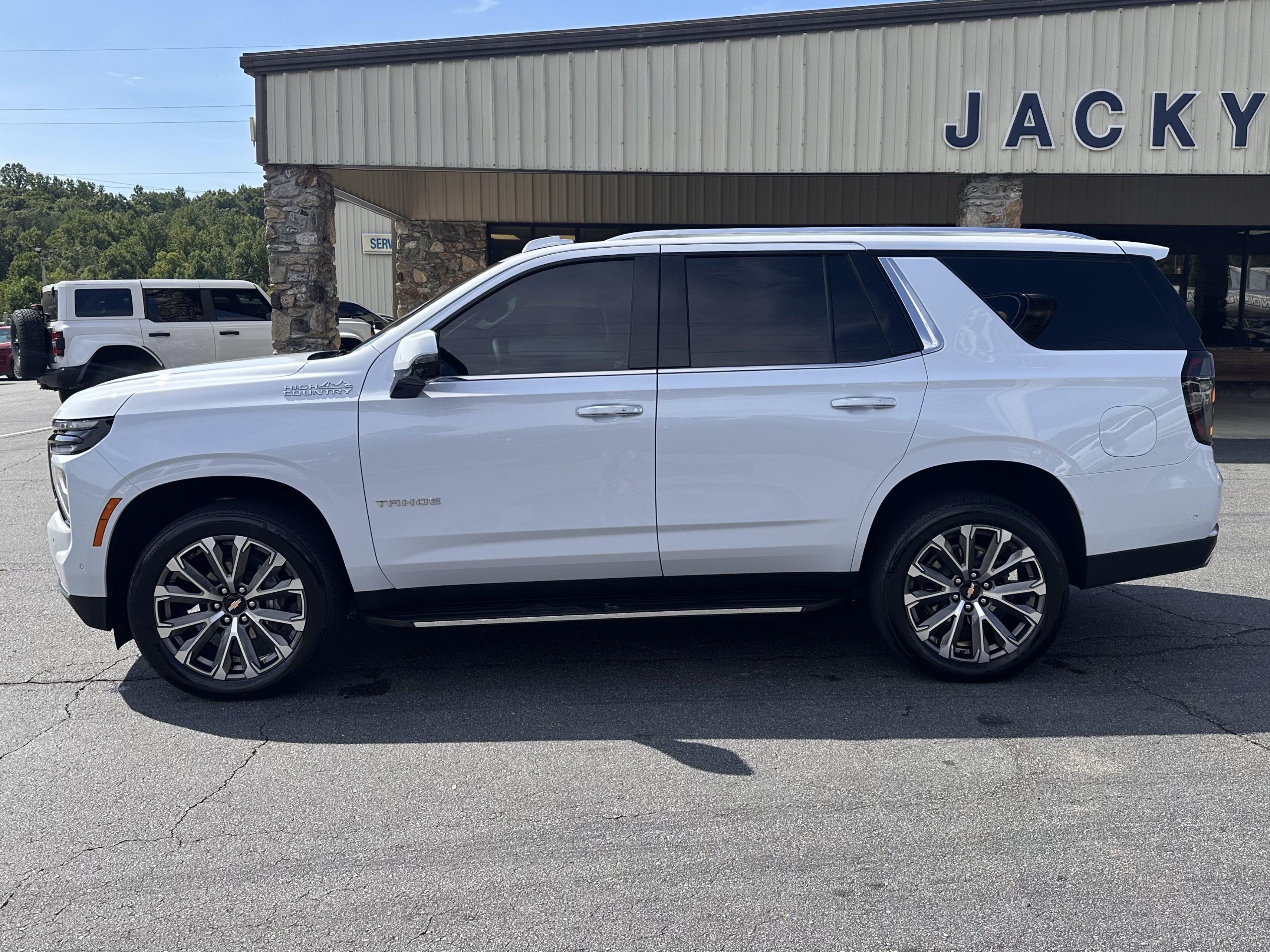 Used 2026 Chevrolet Tahoe High Country w/ Sun And Tow Package AWD/4WD image 1
