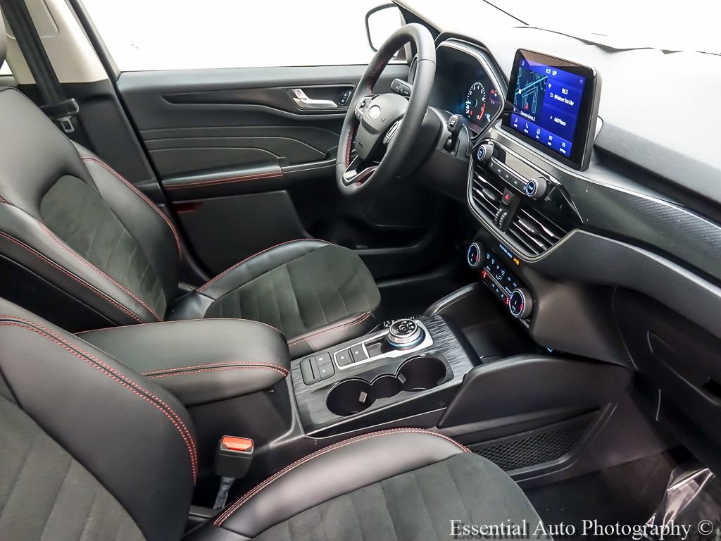 Certified 2022 Ford Escape SEL w/ SEL Stealth AWD Package image 28