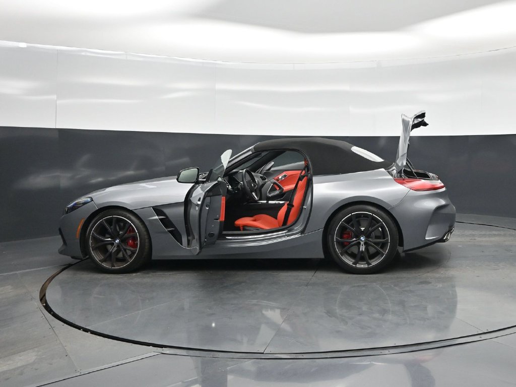 Used 2025 BMW Z4 M40i w/ Edition RWD image 32