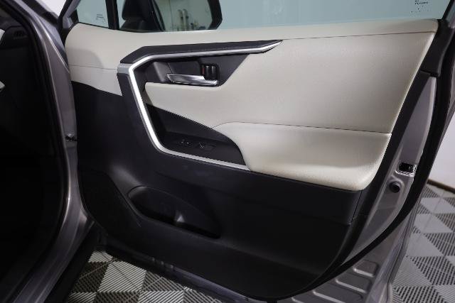 Used 2022 Toyota RAV4 XLE Premium AWD/4WD image 34